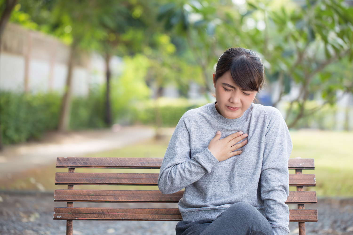 Know about the causes and symptoms of heartburn